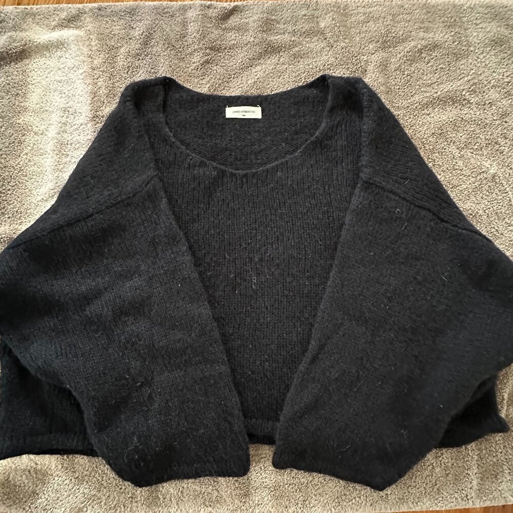 James Street Iris Pullover - Black